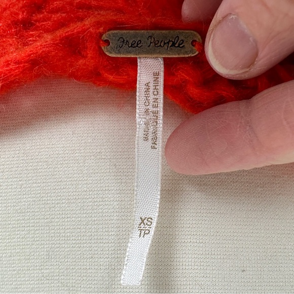 Free People Mohair Blend Wildfire Red Fluff Cable Knit Pullover Sweater Sz XS - Picture 5 of 7